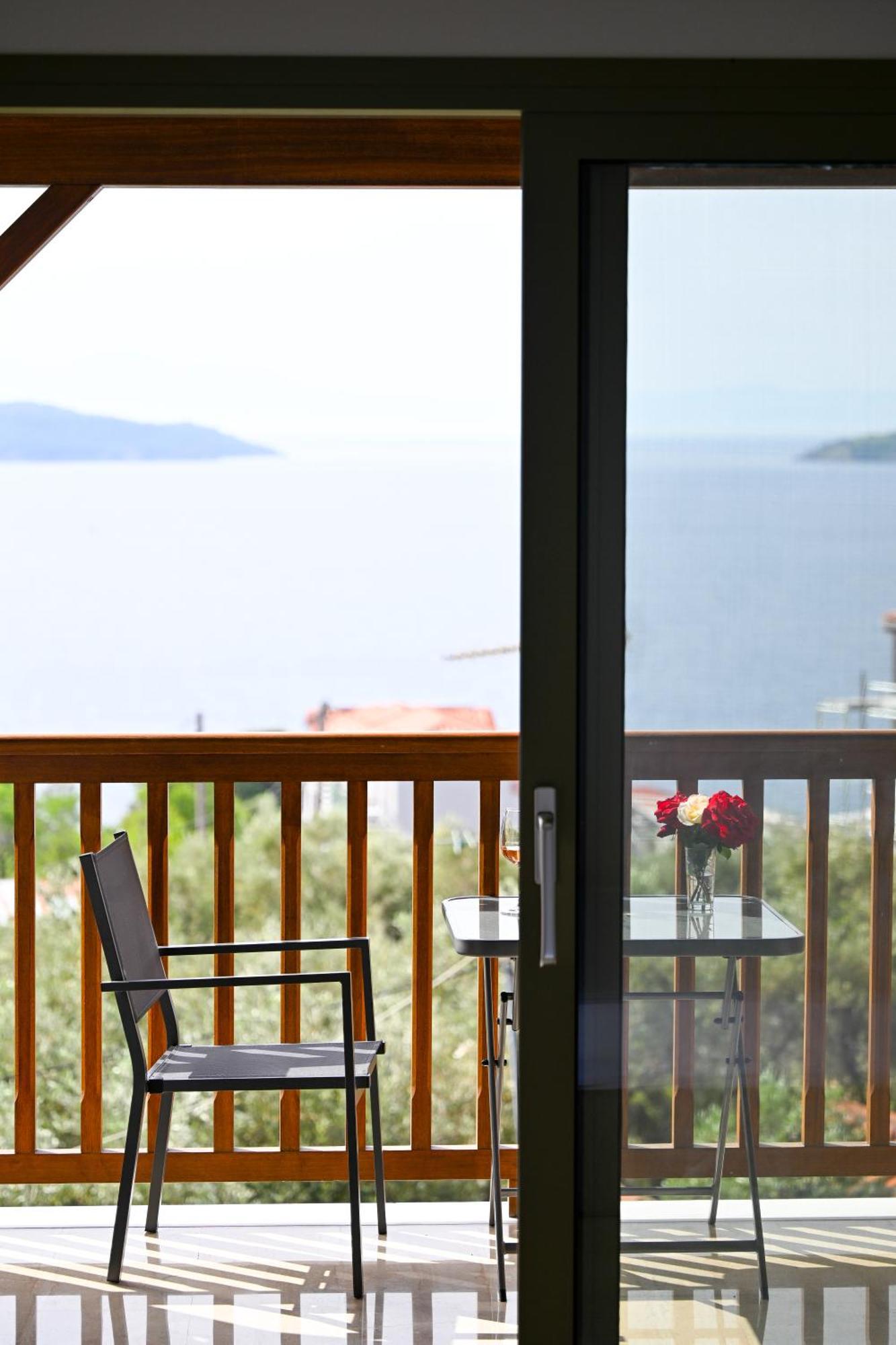 Makis Sea View Studios Skiathos stad Exteriör bild